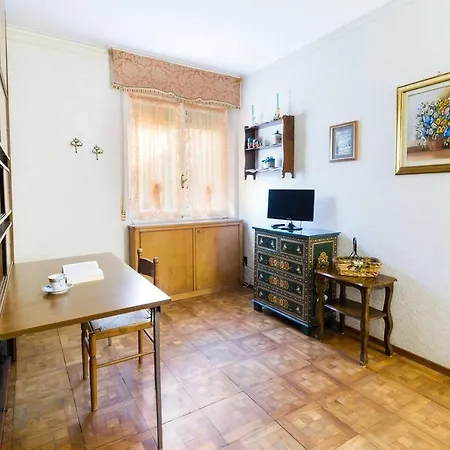 Grazioso Appartamentino A Due Passi Dalla Pista Ciclabile Con Giardino E Garage * Sanremo