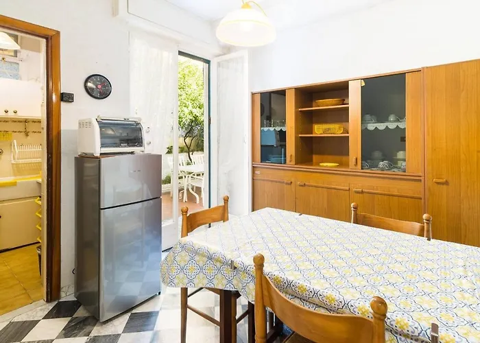 Grazioso Appartamentino A Due Passi Dalla Pista Ciclabile Con Giardino E Garage * Sanremo